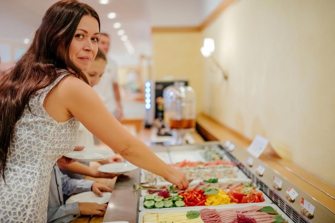 Hotel Akademie Chocerady Екстер'єр фото