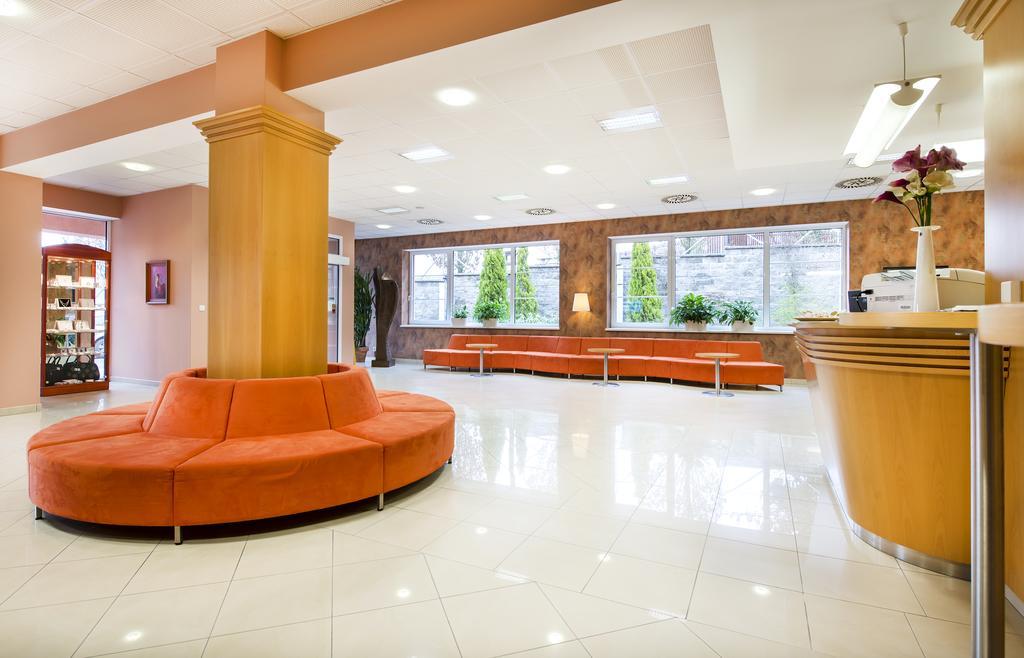 Hotel Akademie Chocerady Екстер'єр фото