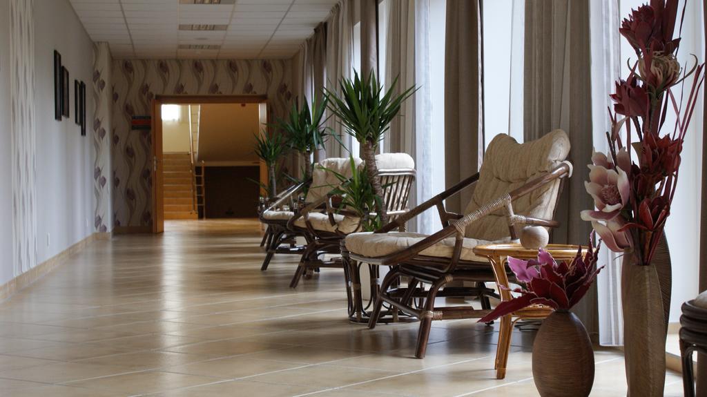 Hotel Akademie Chocerady Екстер'єр фото
