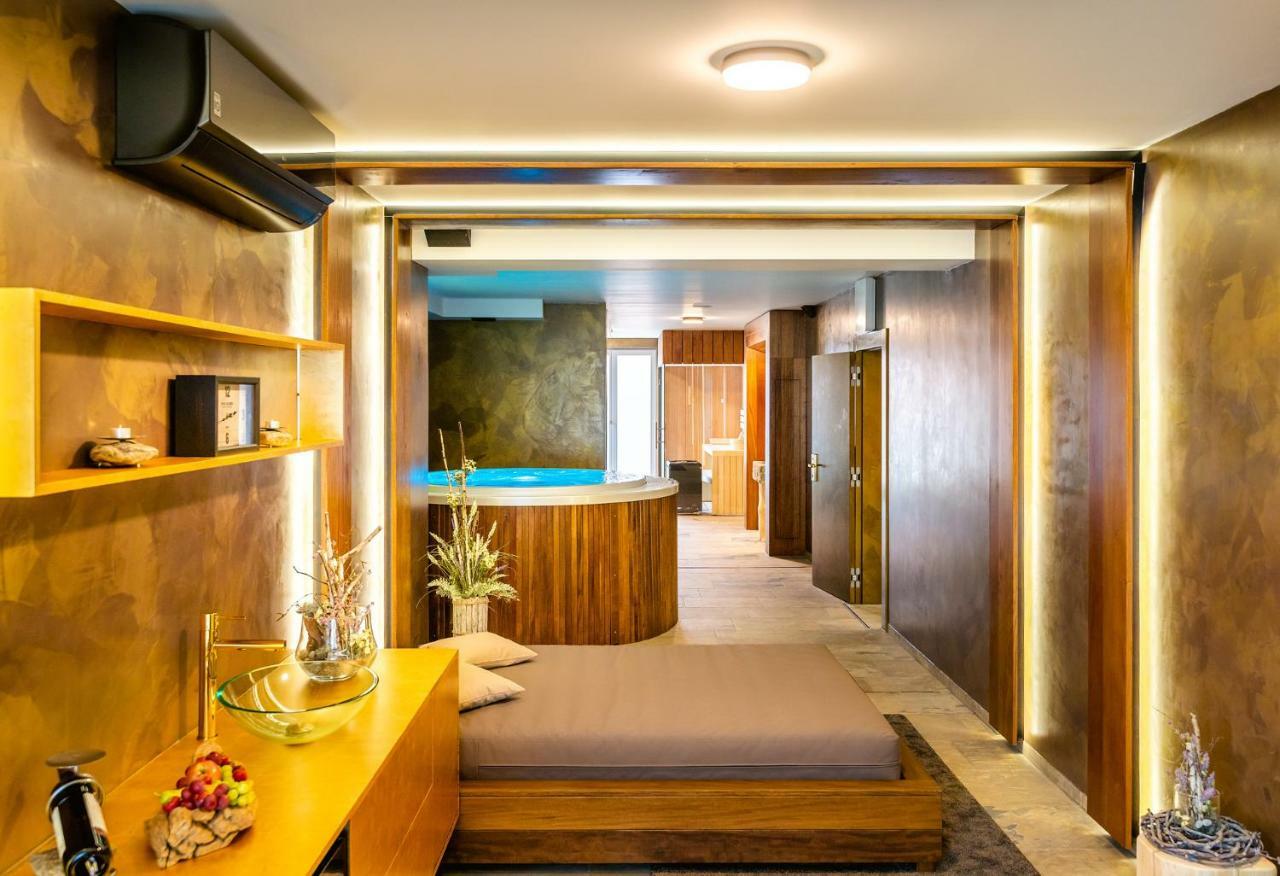 Hotel Akademie Chocerady Екстер'єр фото