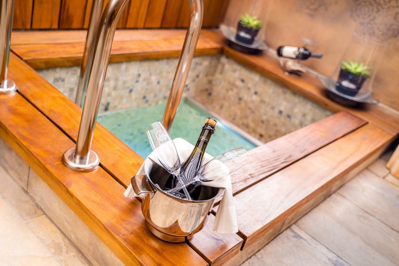 Hotel Akademie Chocerady Екстер'єр фото